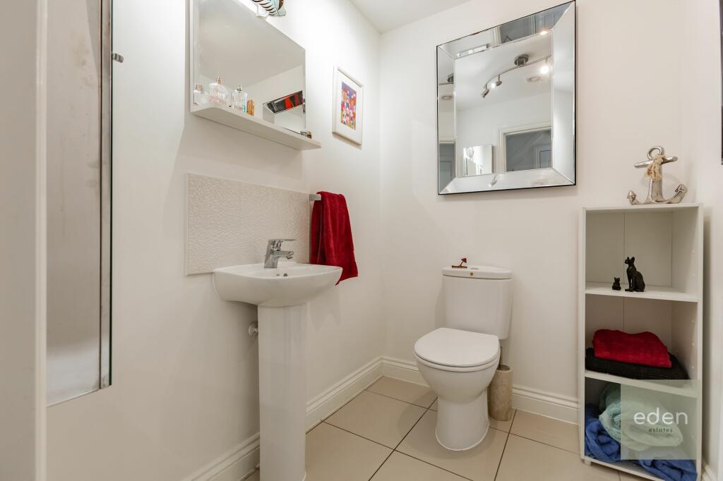 SEPARATE WC