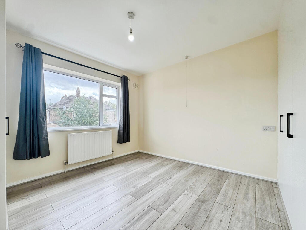 32 Skelton Drive, West Knighton, Leicester, LE2 6J