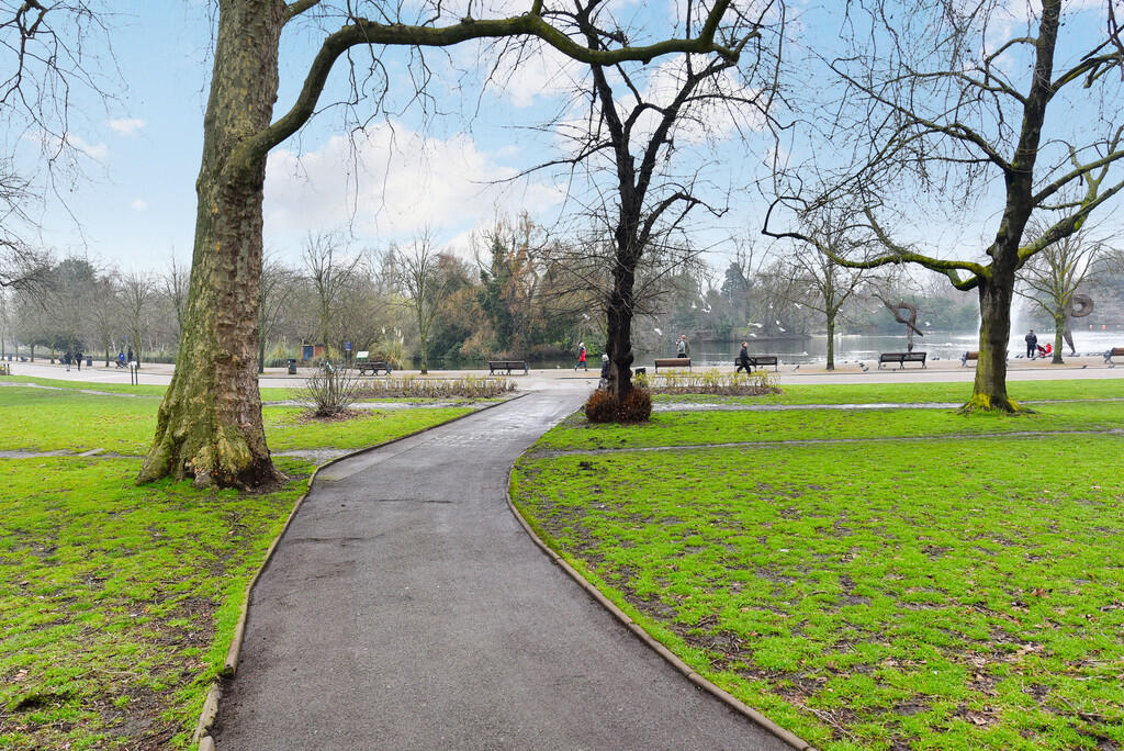 apt 14 Royal Vict...