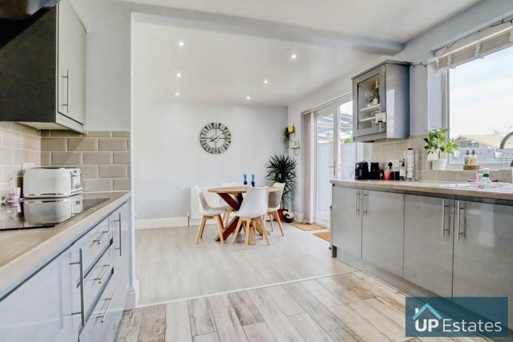 KITCHEN/DINER/LIVING