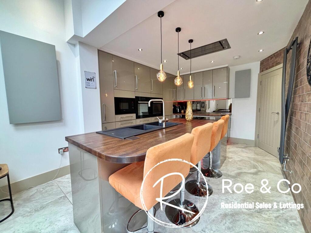 Kitchen/Family room