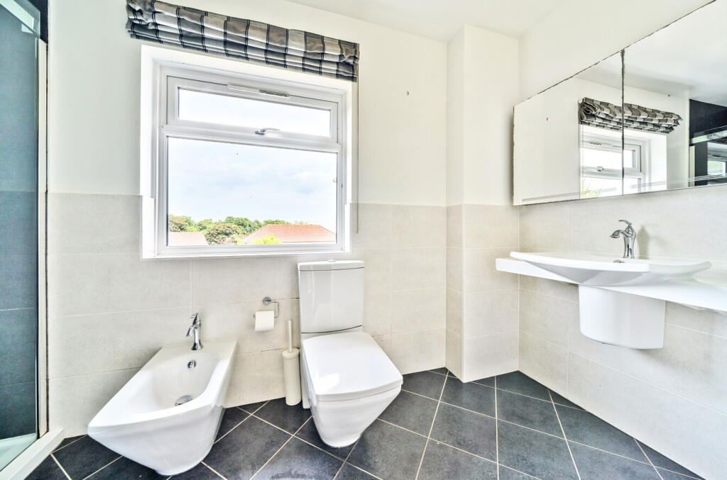 1303999-15-686409...