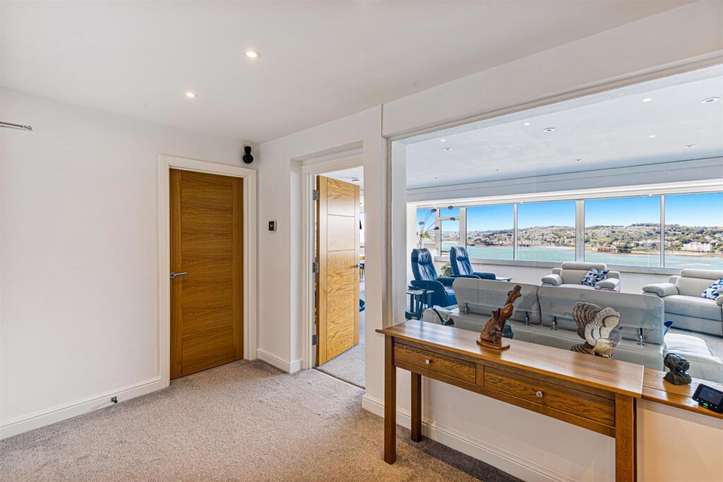 A22 - B5 Shirley Towers Vane Hill Road - 250714.jp