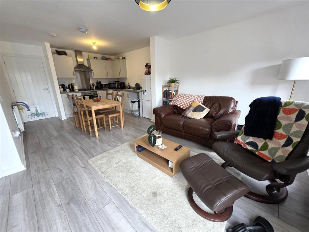 Lounge/Kitchen