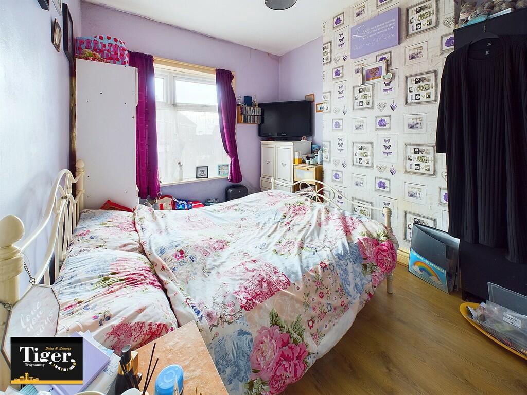 CAM02176G0-PR0438...