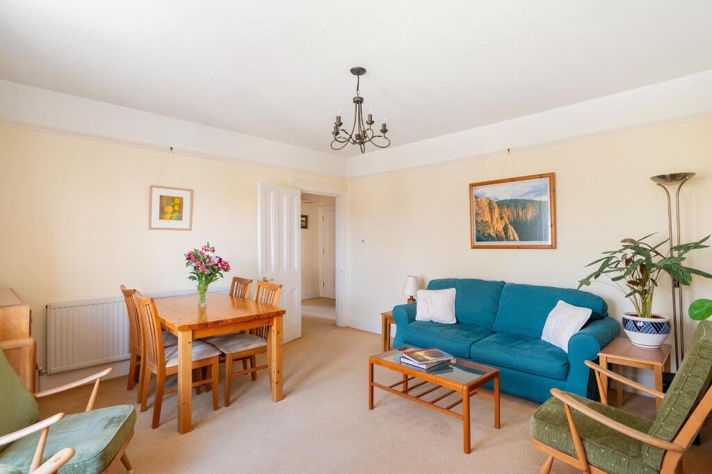 7F2R1RD - Living Room B.jpg