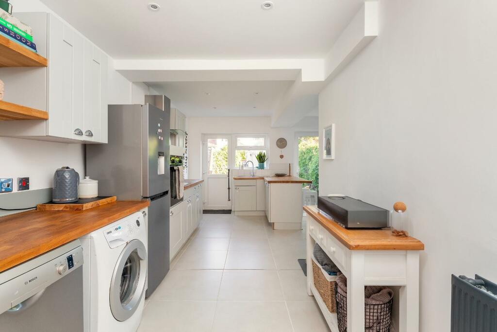 S7L6LBR - KitchenDiner E.jpg