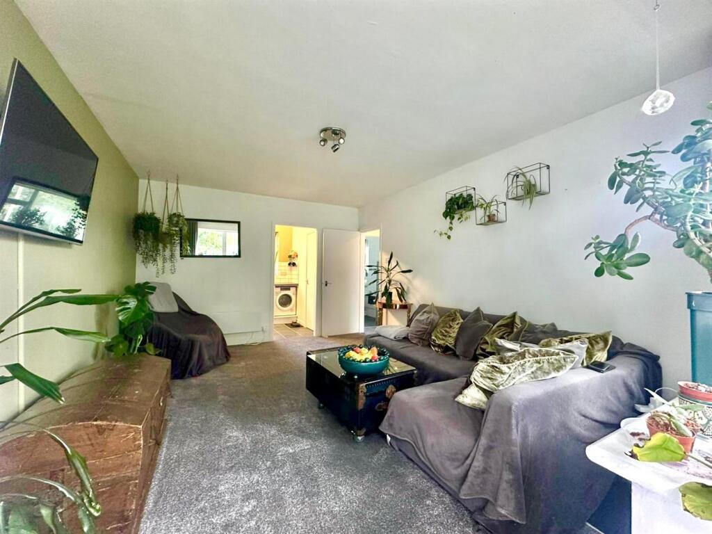 WhatsApp Image 2025-09-24 at 16.08.29_79a0fbd0.jpg