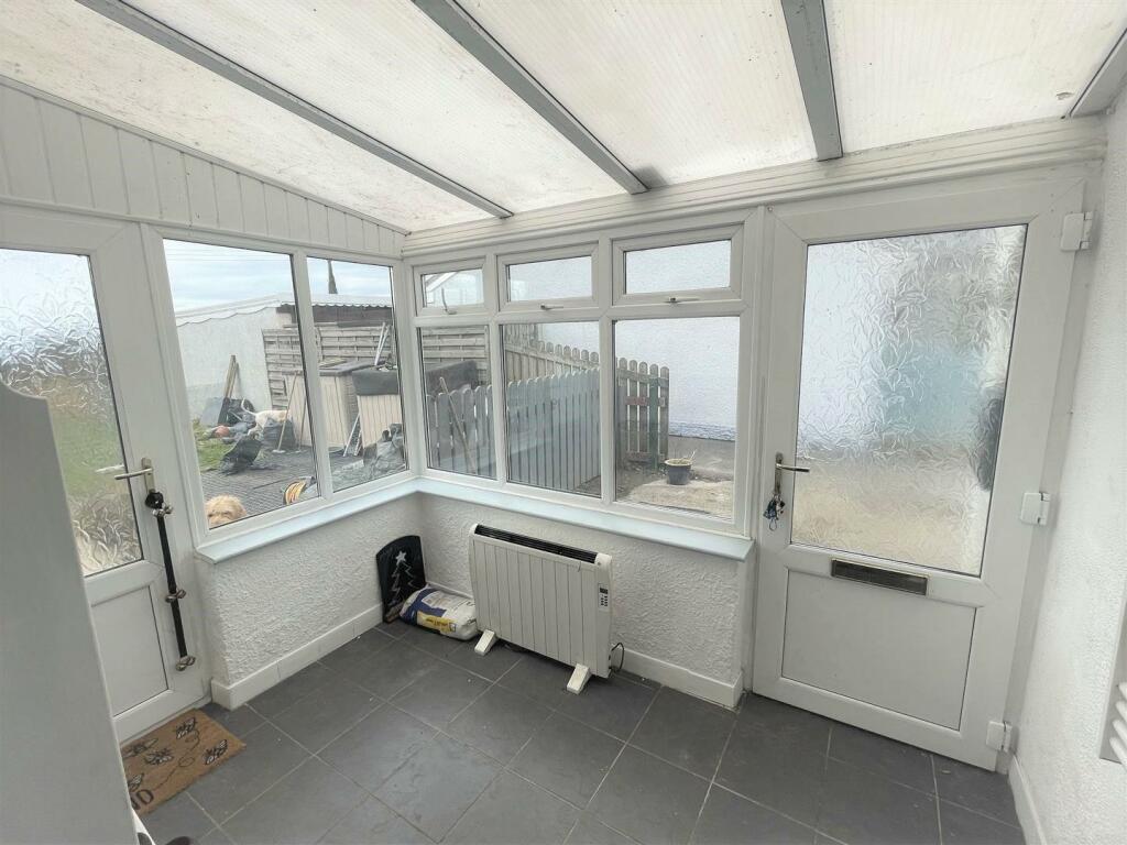 Conservatory / Side Porch