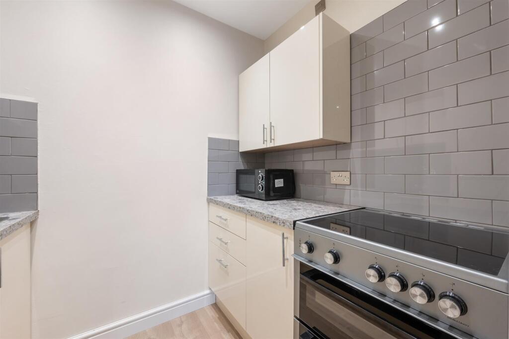 26 Oulton Court HDR-8.jpg