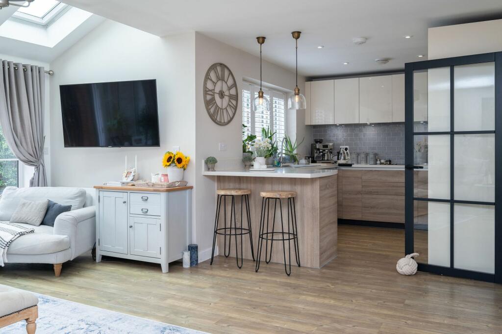 Kitchen/ Reception Room