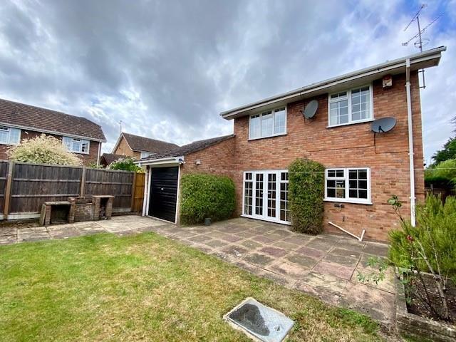 30 Kevins Grove garden 2.jpg