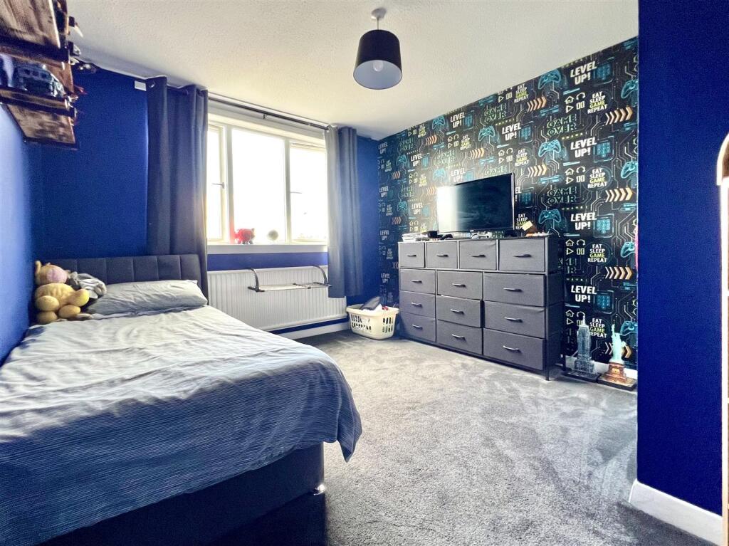 Katrine Drive, Crossford