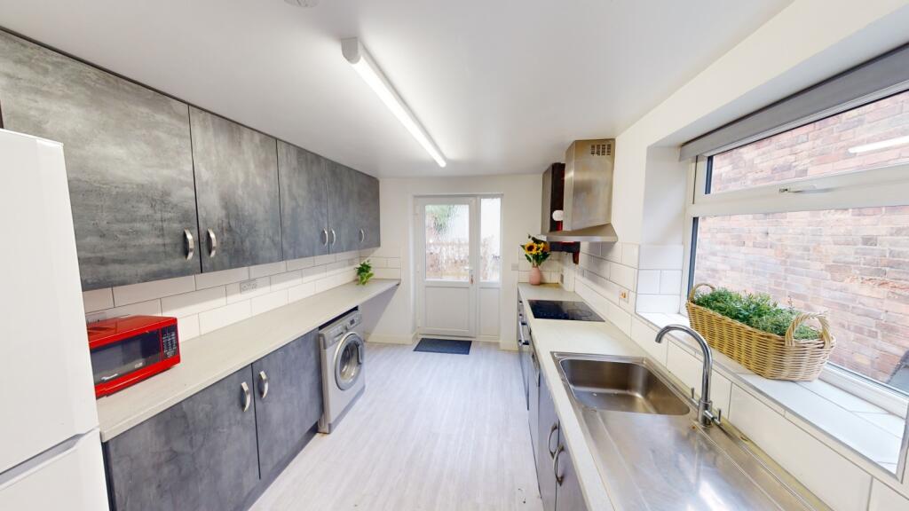 65 Cromwell Kitchen