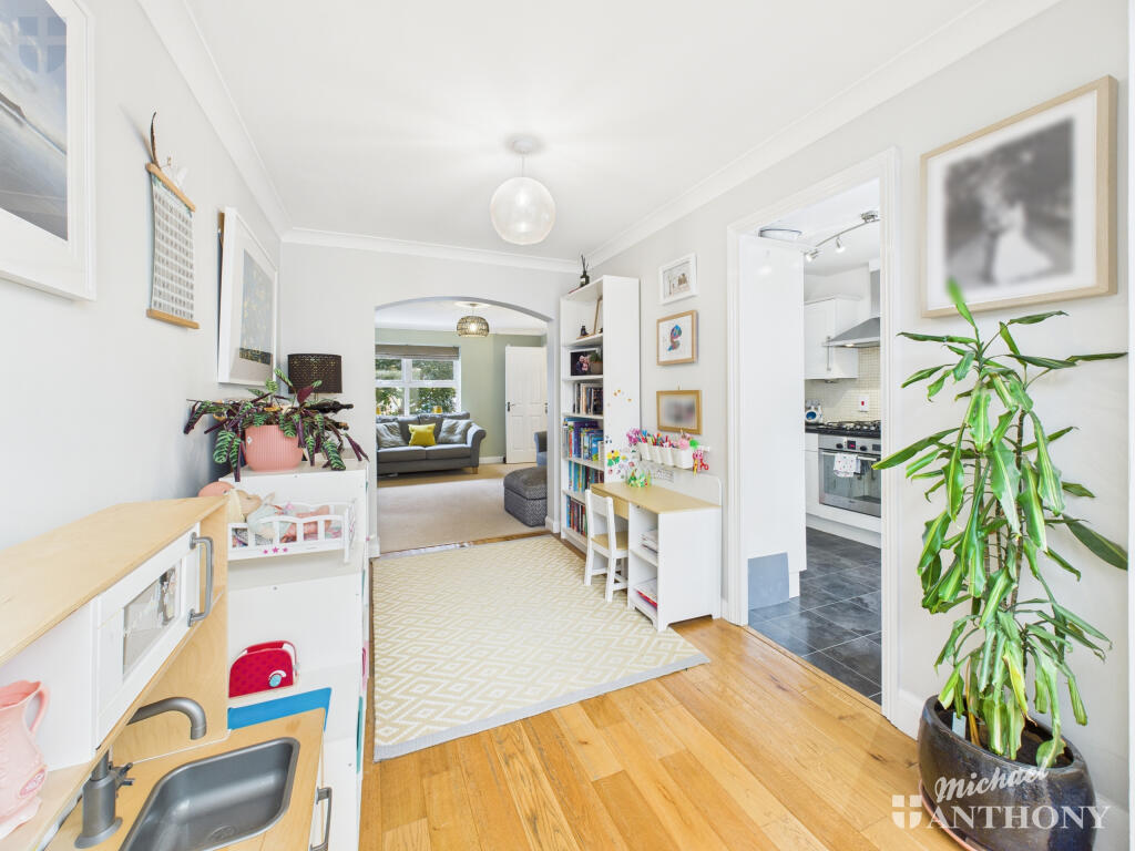 CAM03852G0-PR0435-STILL017