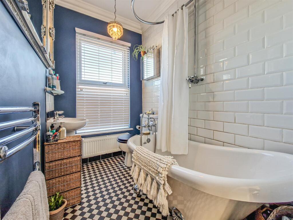 luxury bathroom suite