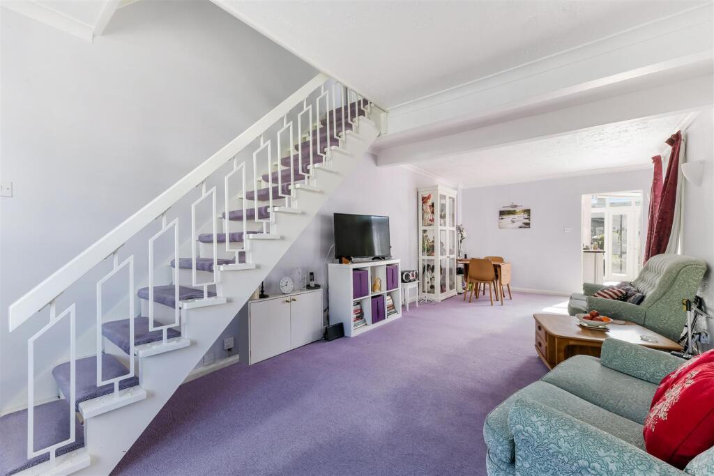 FERNDALE ROAD (14).jpg