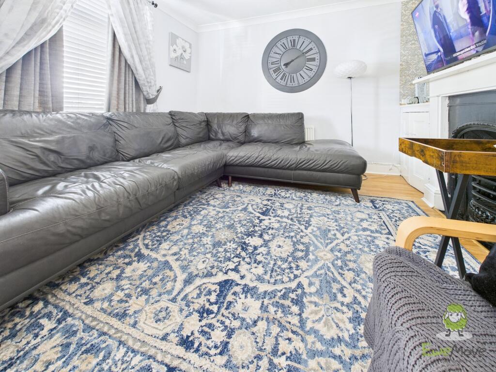 CAM01543G0-PR0157-STILL006