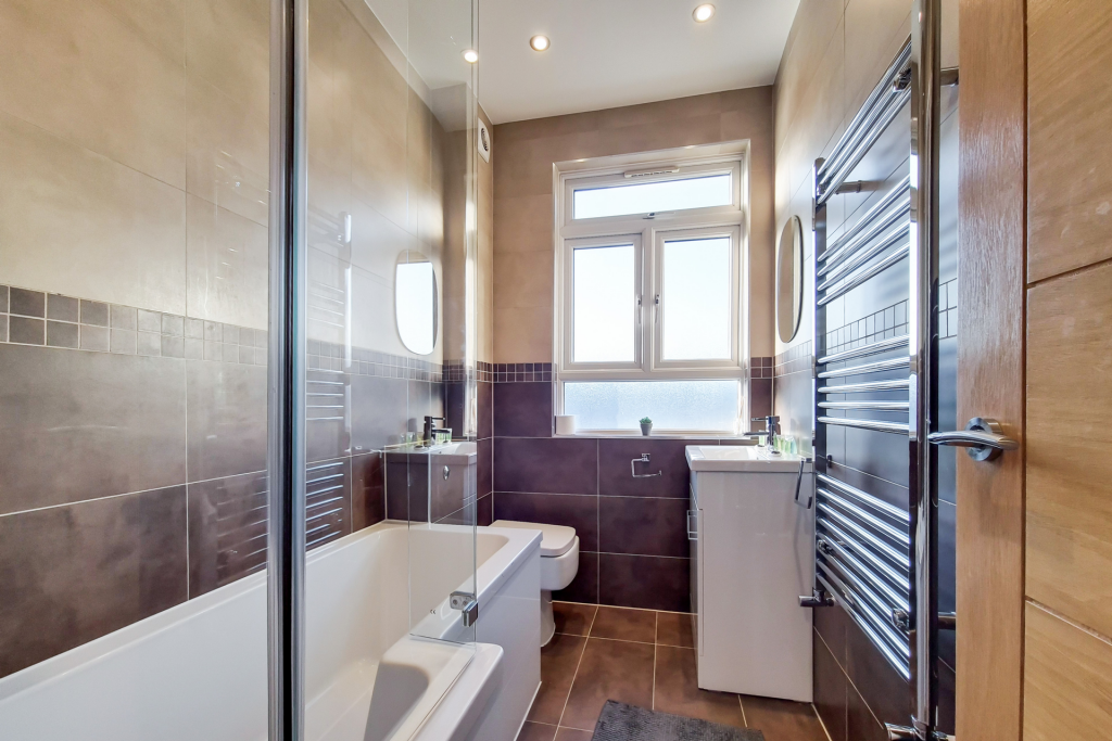 Ascot Road, London, SW17