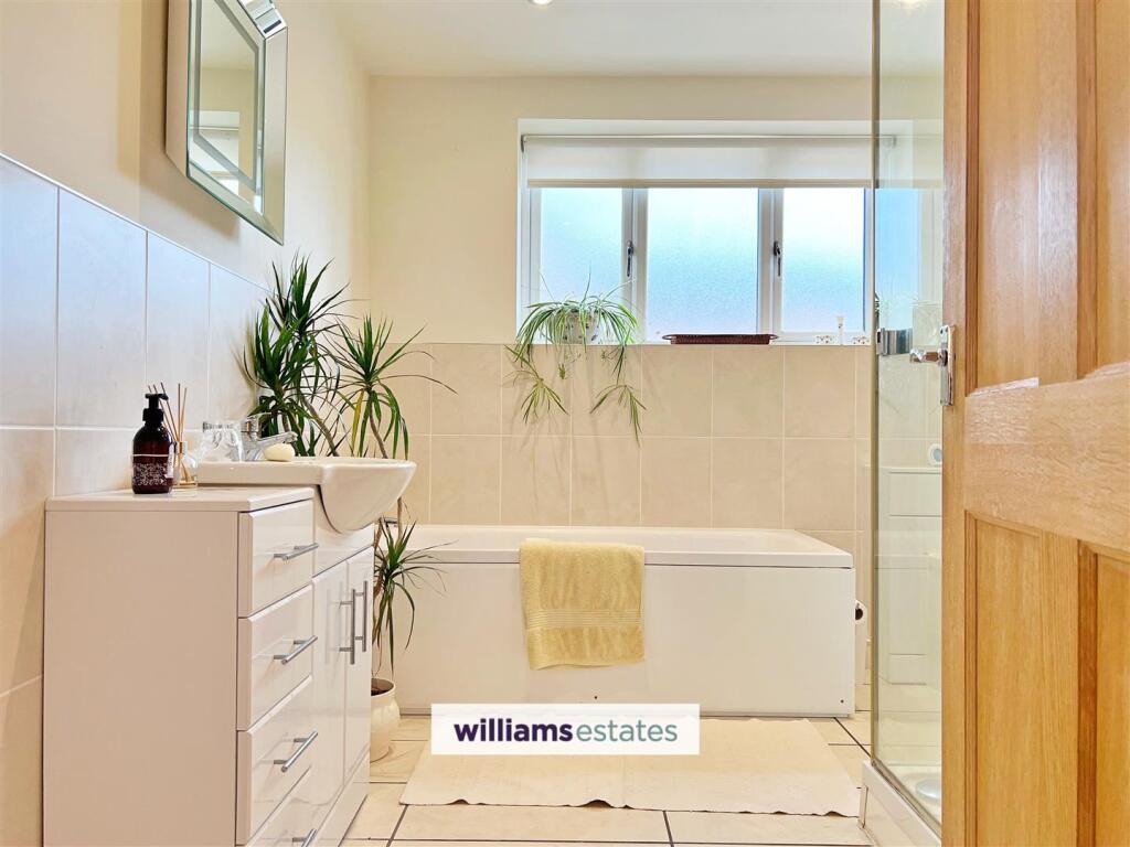 Bedroom Two En-Suite
