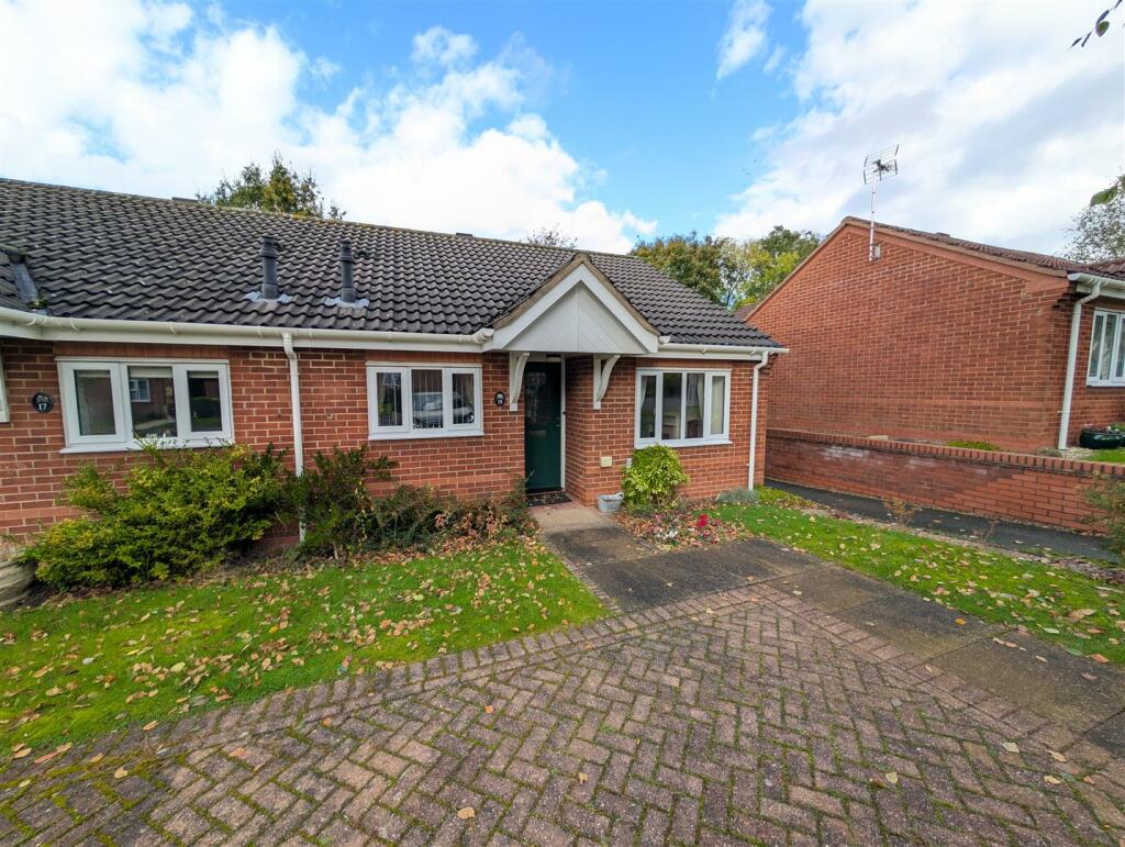 19 Warwick Way, Ashby