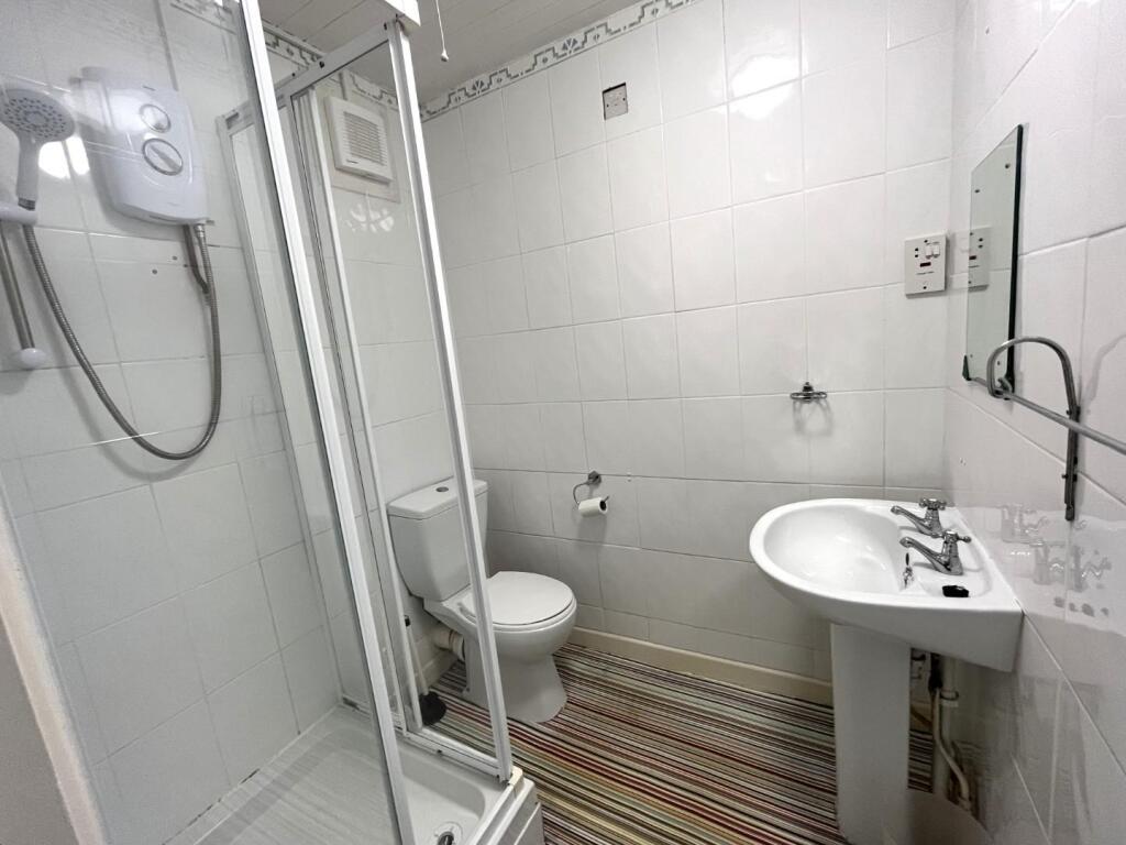 Shower Room 2.JPG
