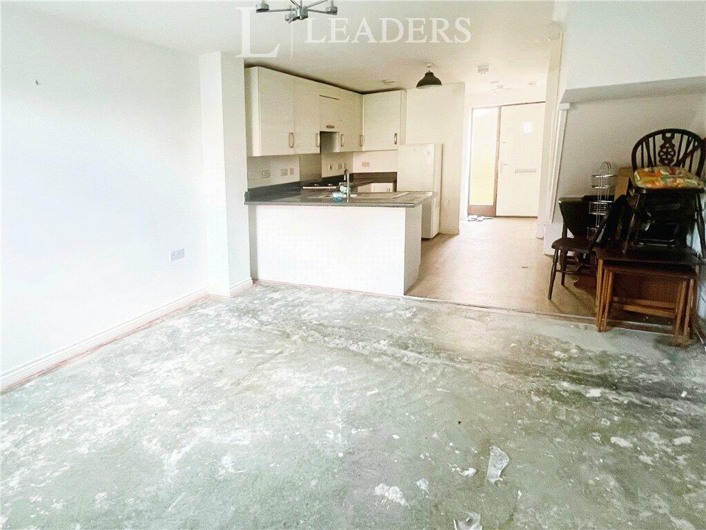 Kitchen/Living Area