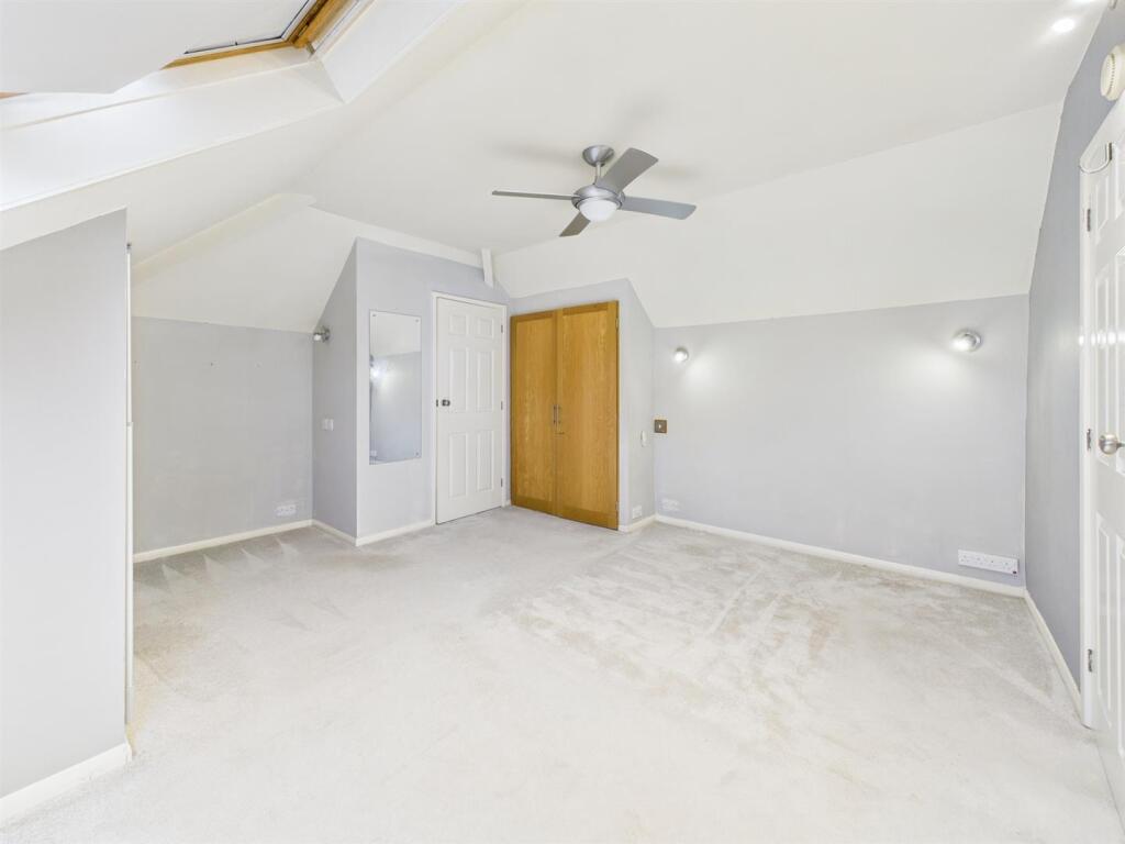Bedroom: