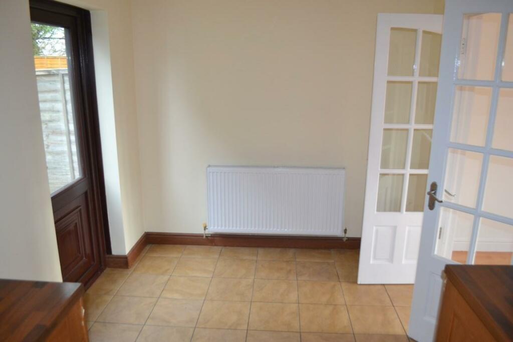 kitchen 1 (Medium).JPG