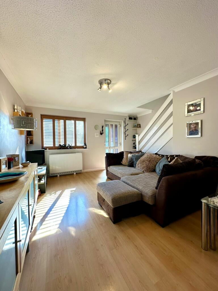 Lounge / Dining Area