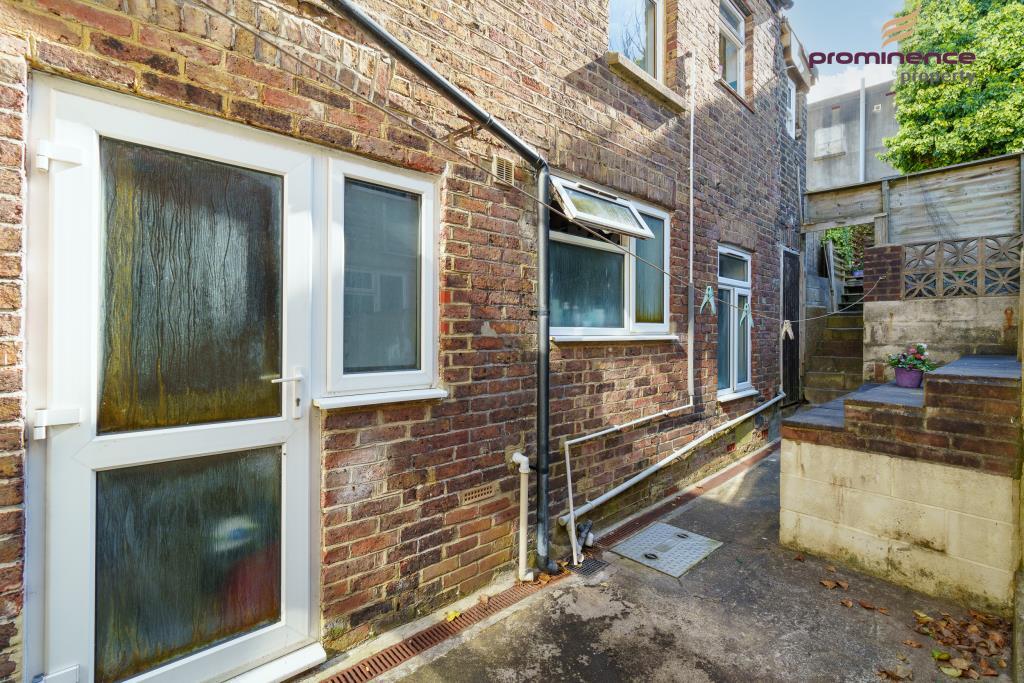 12 Shanklin Road-7_lge