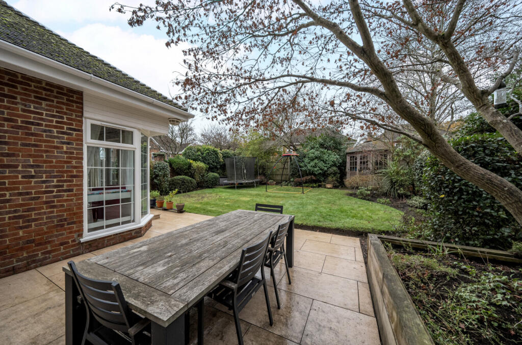 1383690-8-6928681...