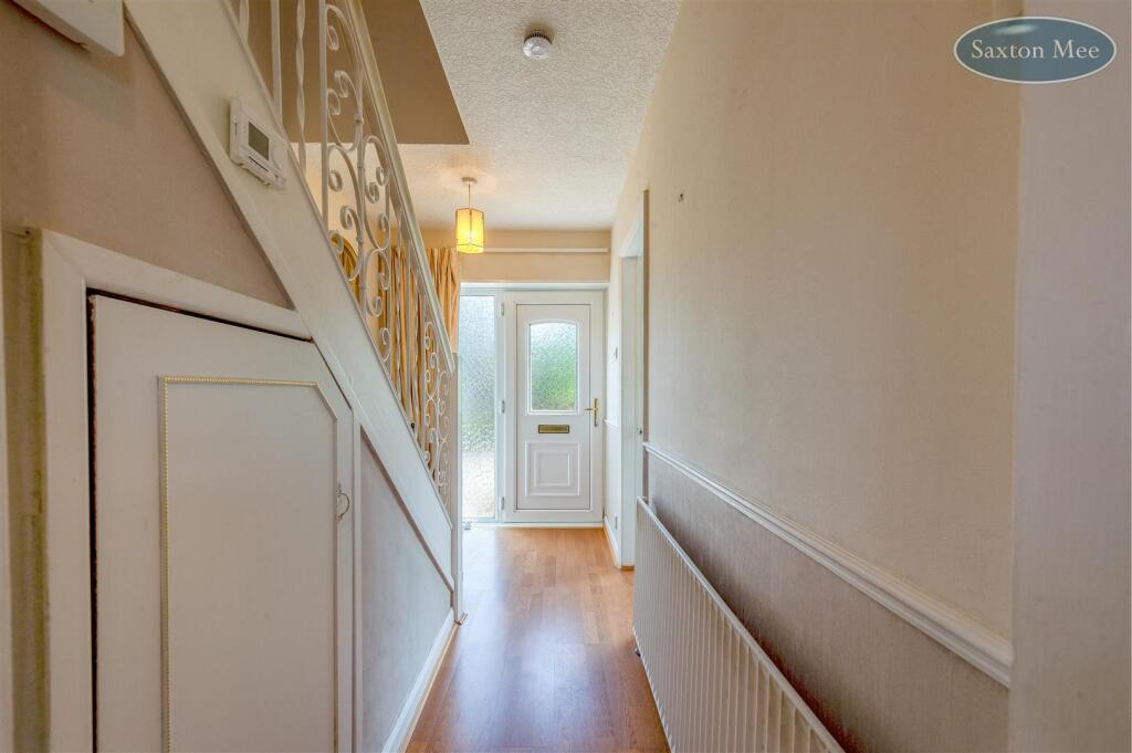 29 MCINTYRE ROAD - hall 1502.jpg