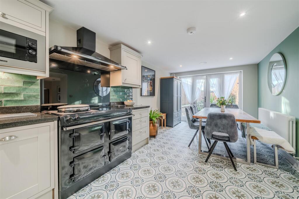 Kitchen-4.jpg