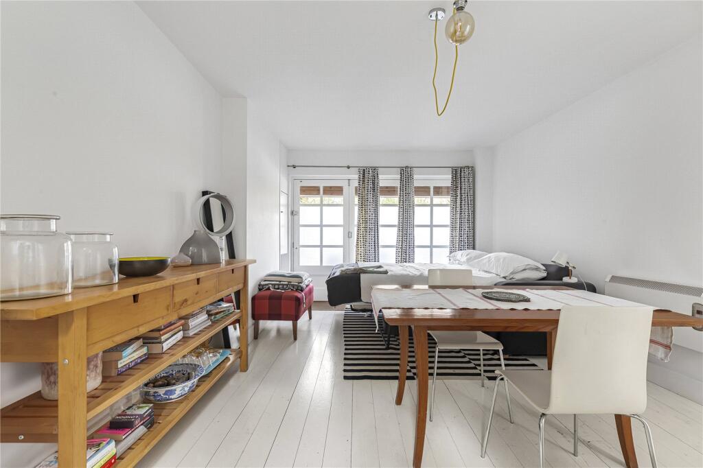 Studio Flat
