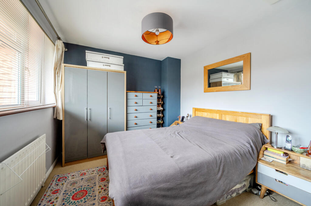 1358888-7-68d6852...