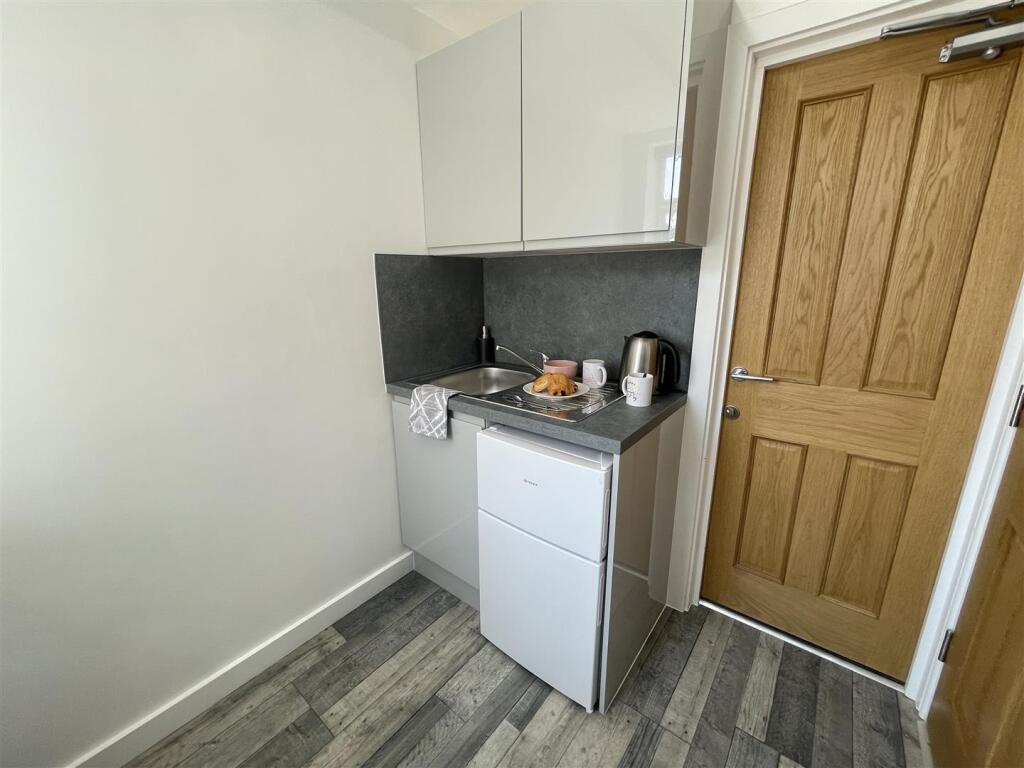 Sink/Fridge