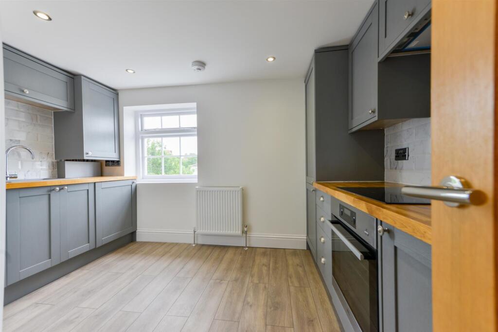 Flat 1, 12 Marine Gardens3.jpg