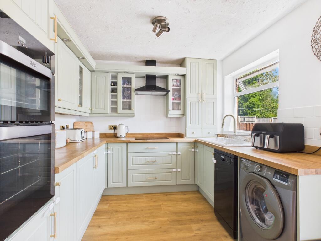 CAM03729G0-PR0092-STILL005