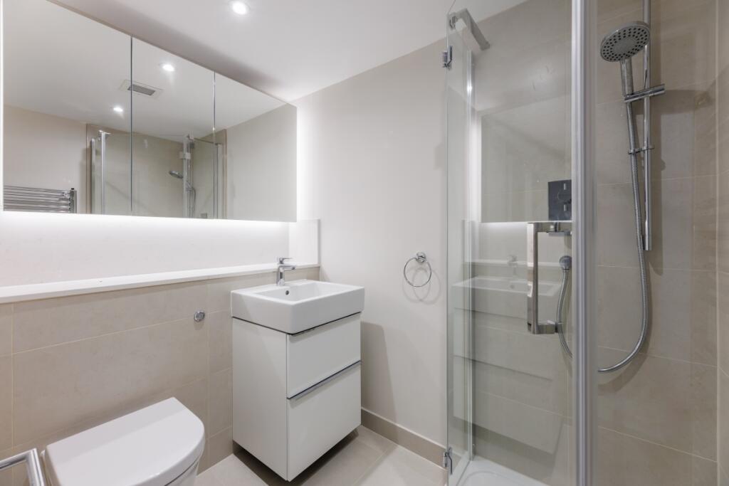 Quebec Street 7 F...