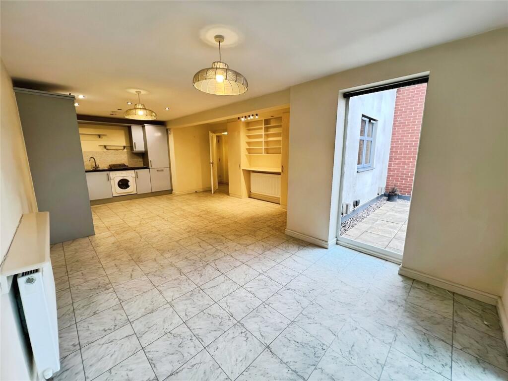 Kitchen/Living Area