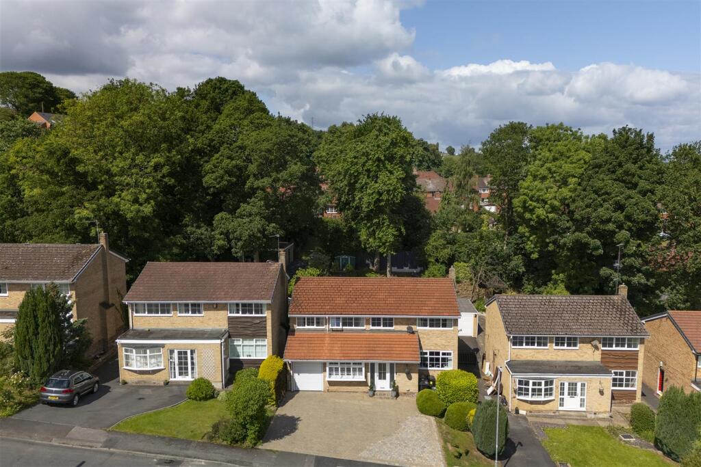 Bramleys Estate Agents - Cheviot Way - Mirfield (6