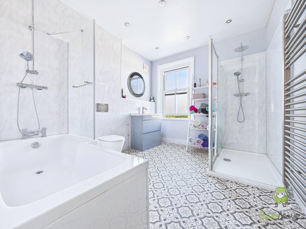 CAM01543G0-PR0119-STILL047