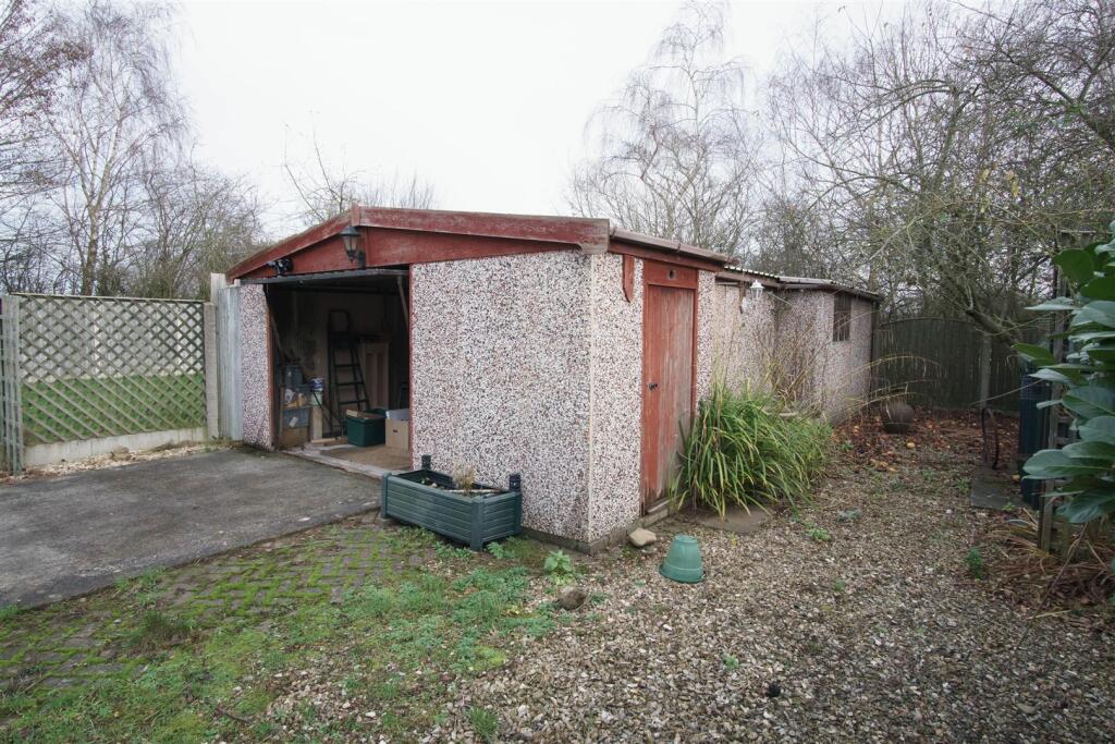 Garage/workshop