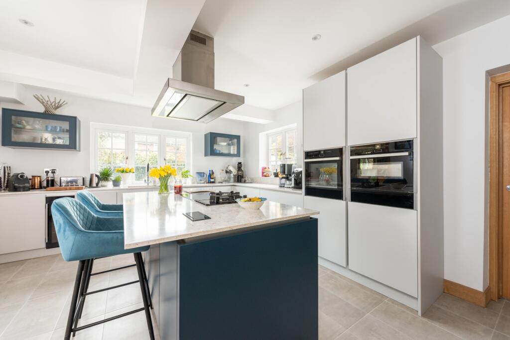 Kitchen/Breakfast Rm