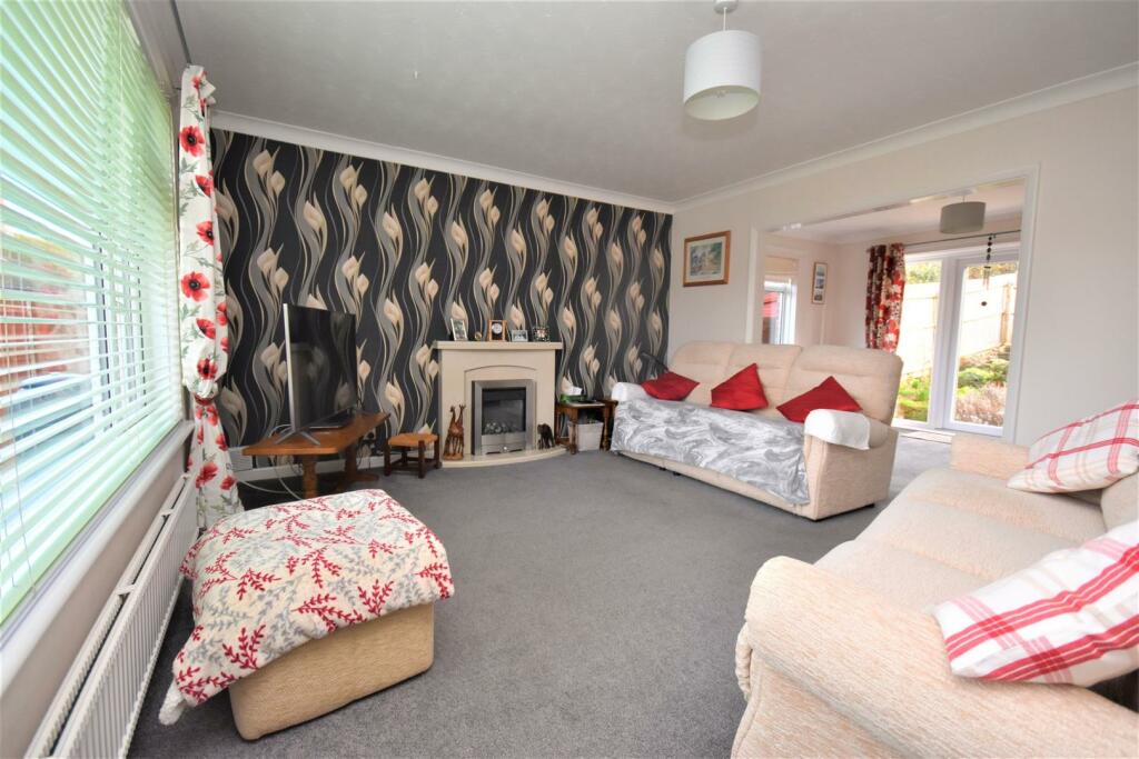 Sitting Room..JPG
