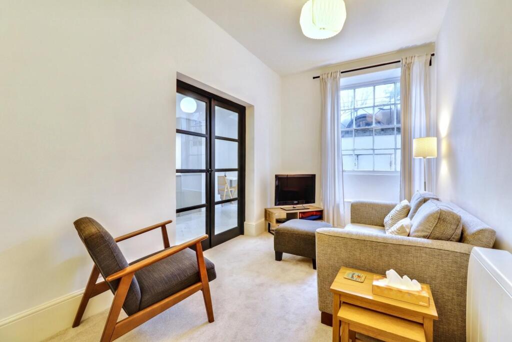 Living Room d.JPG