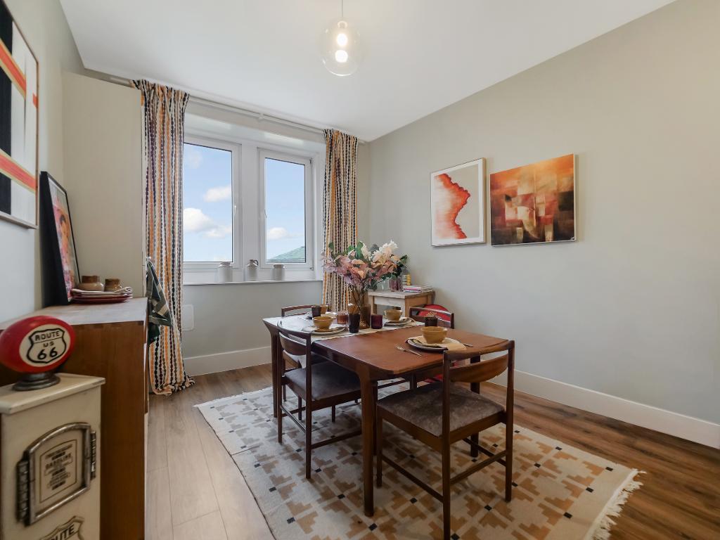 Kitchen/ Dining area