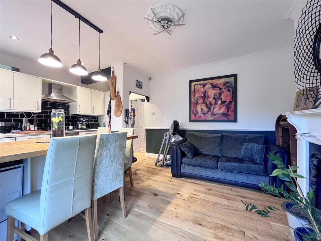 kitchen 3.jpg