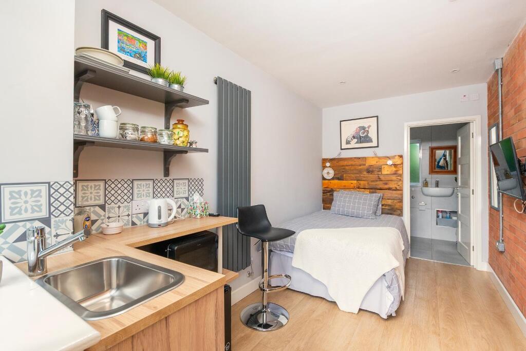 1D0LEIG - Annexe Bedroom B.jpg